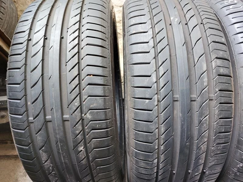 Гуми Летни 235/45R19, снимка 2 - Гуми и джанти - 37110763