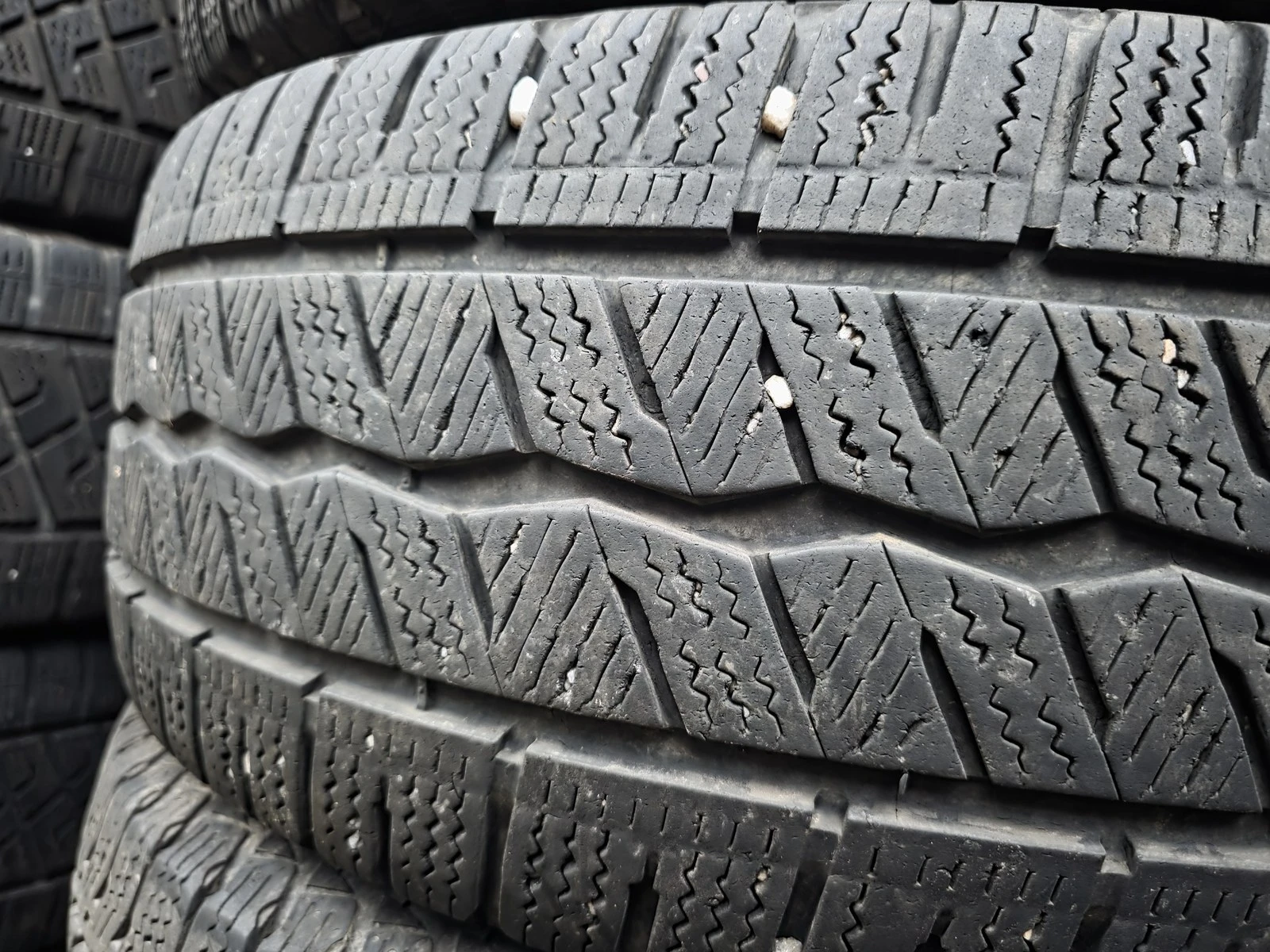���� 235/65R16 | Mobile.bg � ����������� 2