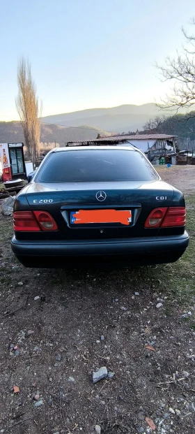 Mercedes-Benz E 220, снимка 3