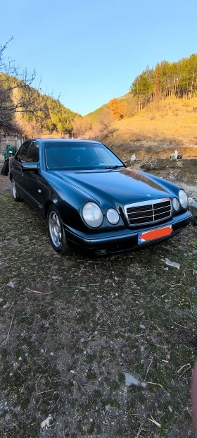 Mercedes-Benz E 220, снимка 1