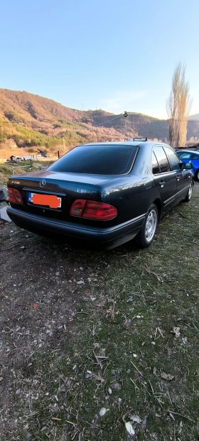 Mercedes-Benz E 220, снимка 2