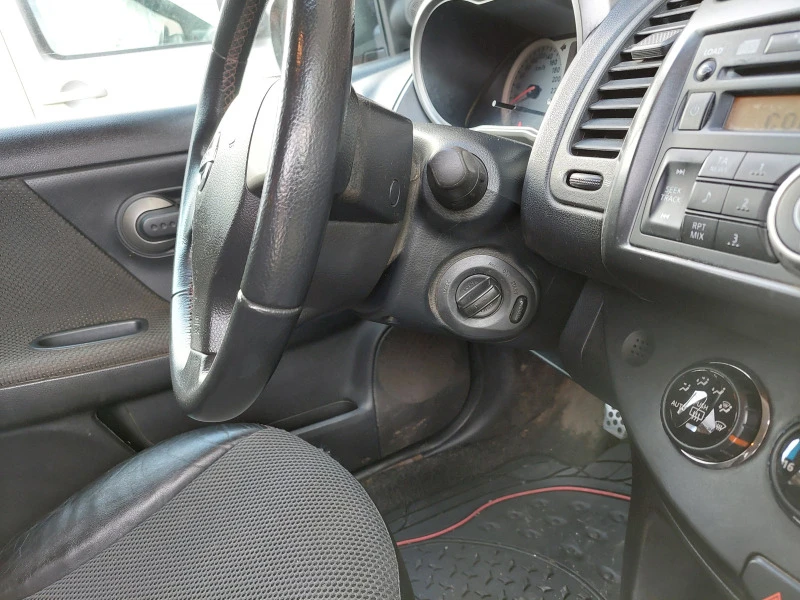 Nissan Note, снимка 5 - Автомобили и джипове - 45565393