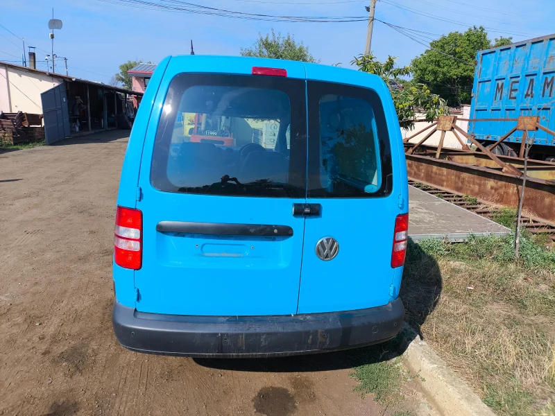 VW Caddy 1.6tdi, снимка 6 - Автомобили и джипове - 45492355