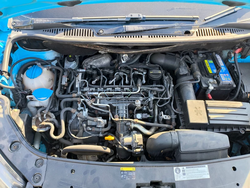 VW Caddy 1.6tdi, снимка 10 - Автомобили и джипове - 45492355