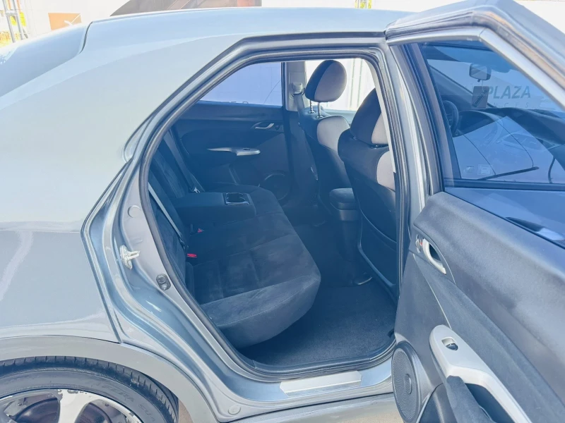 Honda Civic 1.8 V-TEC, снимка 14 - Автомобили и джипове - 51045772