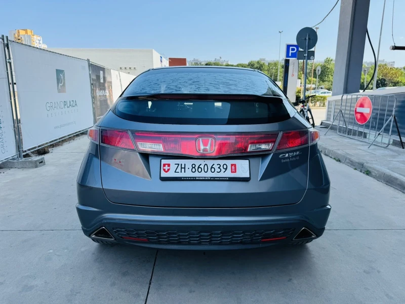 Honda Civic 1.8 V-TEC, снимка 7 - Автомобили и джипове - 51045772