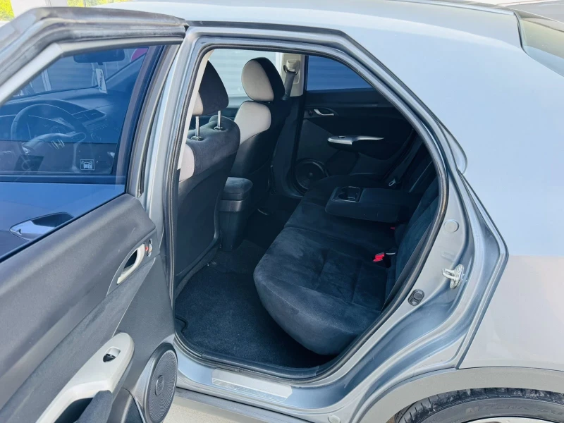 Honda Civic 1.8 V-TEC, снимка 15 - Автомобили и джипове - 51045772