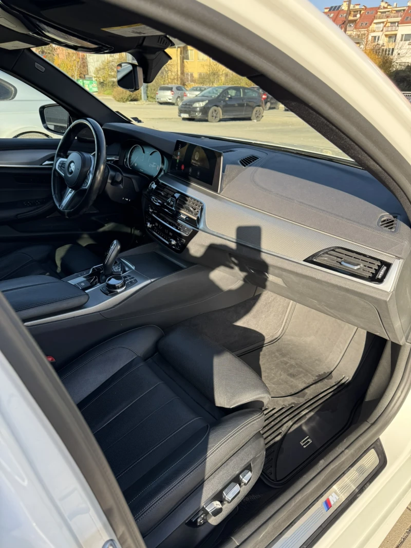 BMW 530 M Pack Xdrive Harman&Kardon, снимка 9 - Автомобили и джипове - 52470755