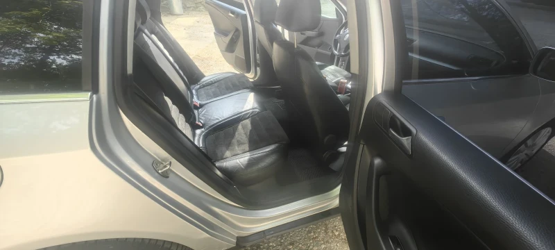 VW Passat, снимка 14 - Автомобили и джипове - 52961204