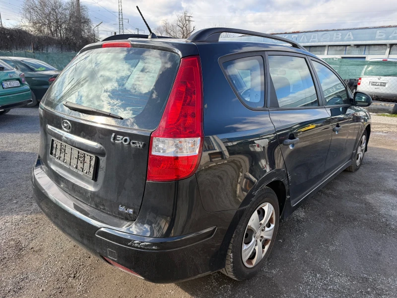 Hyundai I30 1.4 бензин, снимка 5 - Автомобили и джипове - 53442584