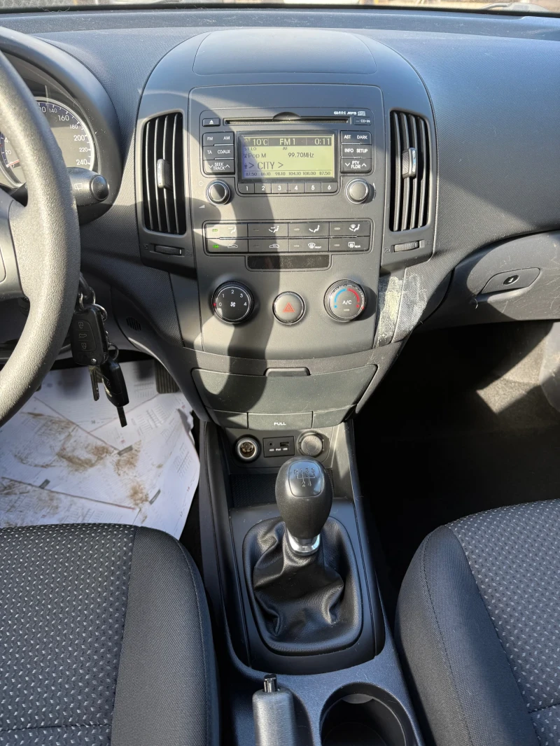 Hyundai I30 1.4 бензин, снимка 11 - Автомобили и джипове - 53442584