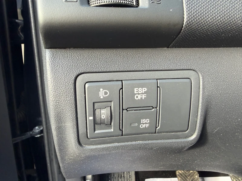 Hyundai I30 1.4 бензин, снимка 8 - Автомобили и джипове - 53442584