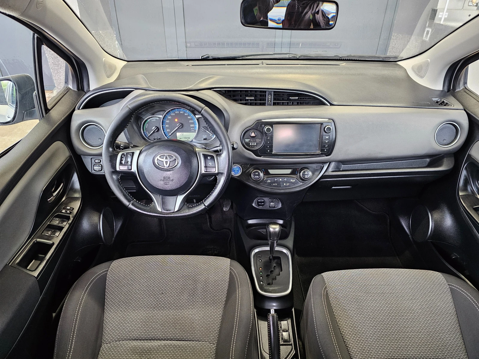 Toyota Yaris 1.5Hybrid, Камера, Нави, Евро 6, 12.2016г. - изображение 9