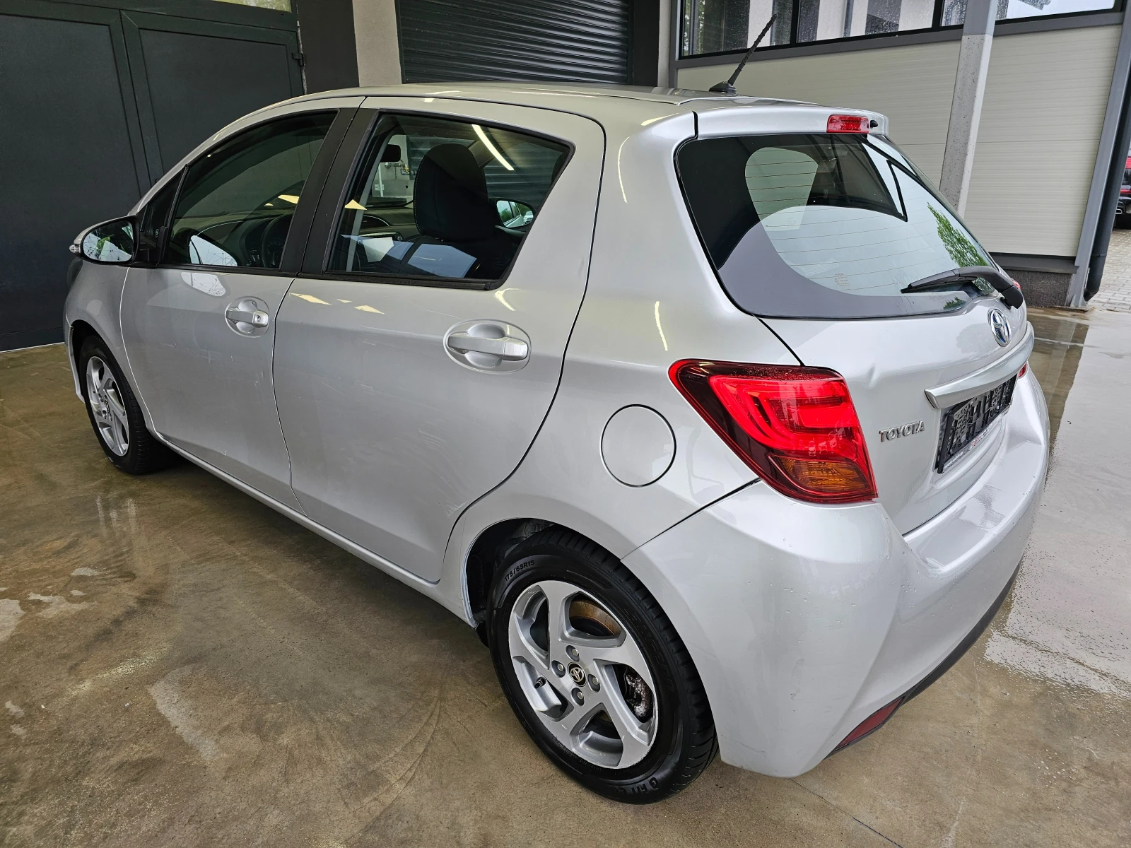 Toyota Yaris 1.5Hybrid, Камера, Нави, Евро 6, 12.2016г. - изображение 7