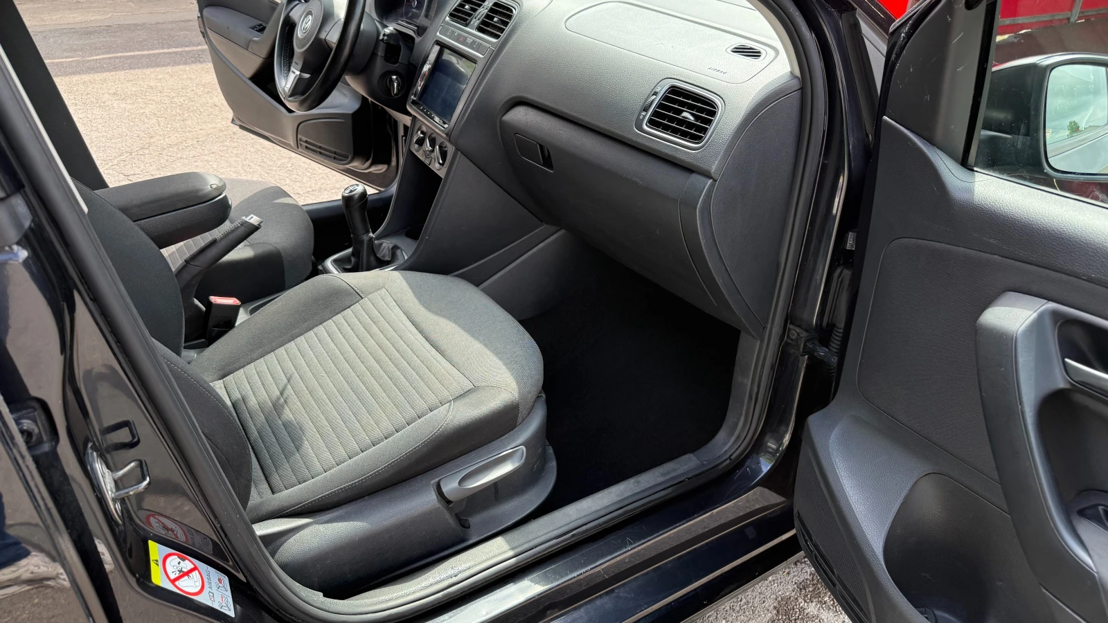 VW Polo 1.6 TDI BLUEMOTION 90HP CRUISE START STOP - изображение 8