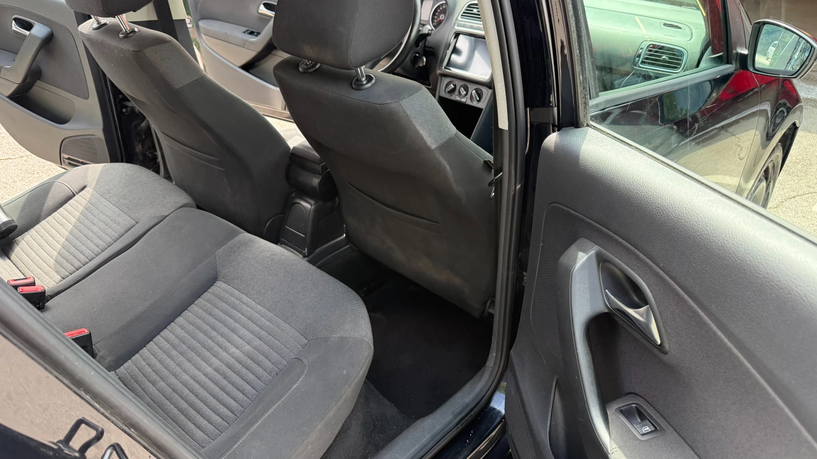 VW Polo 1.6 TDI BLUEMOTION 90HP CRUISE START STOP - изображение 9