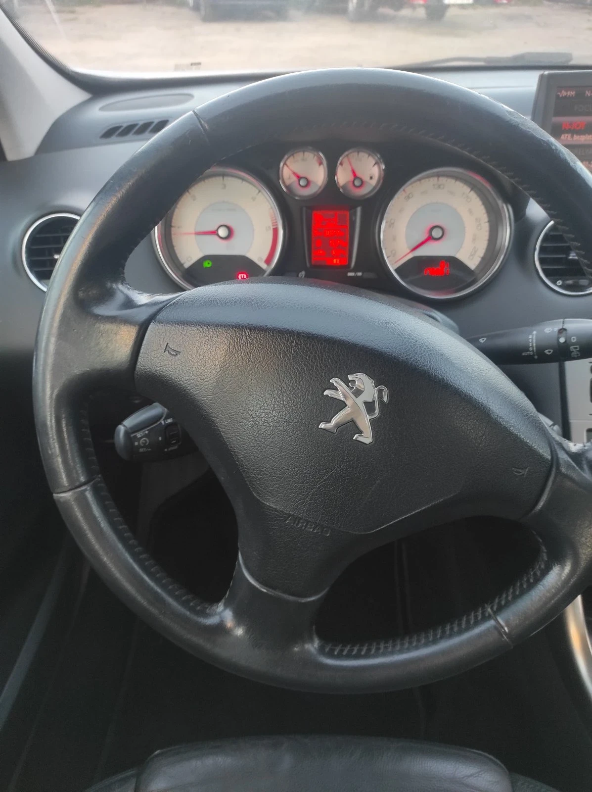 Peugeot 308  - изображение 10