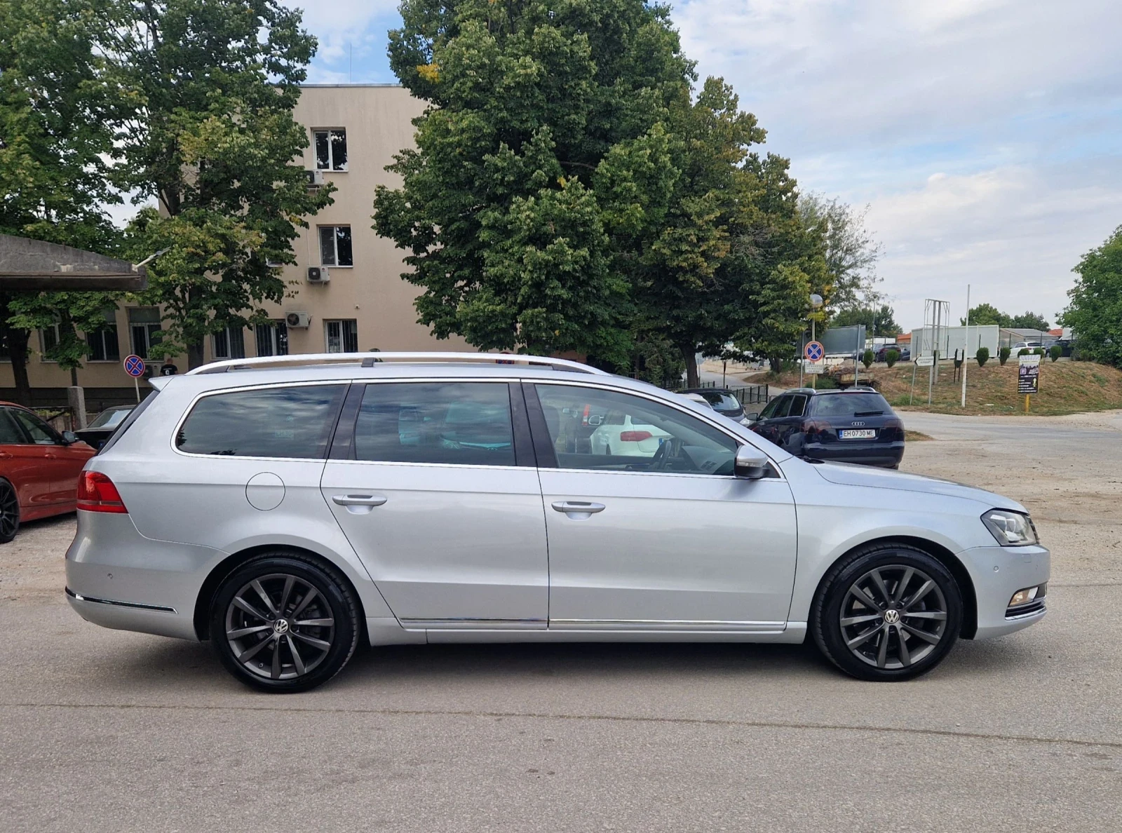 VW Passat 2.0TDi 170к. 4х4 ДИСТРОНИК/ОБДУХВАНЕ/МАСАЖ/КЕЙЛЕС  - изображение 7
