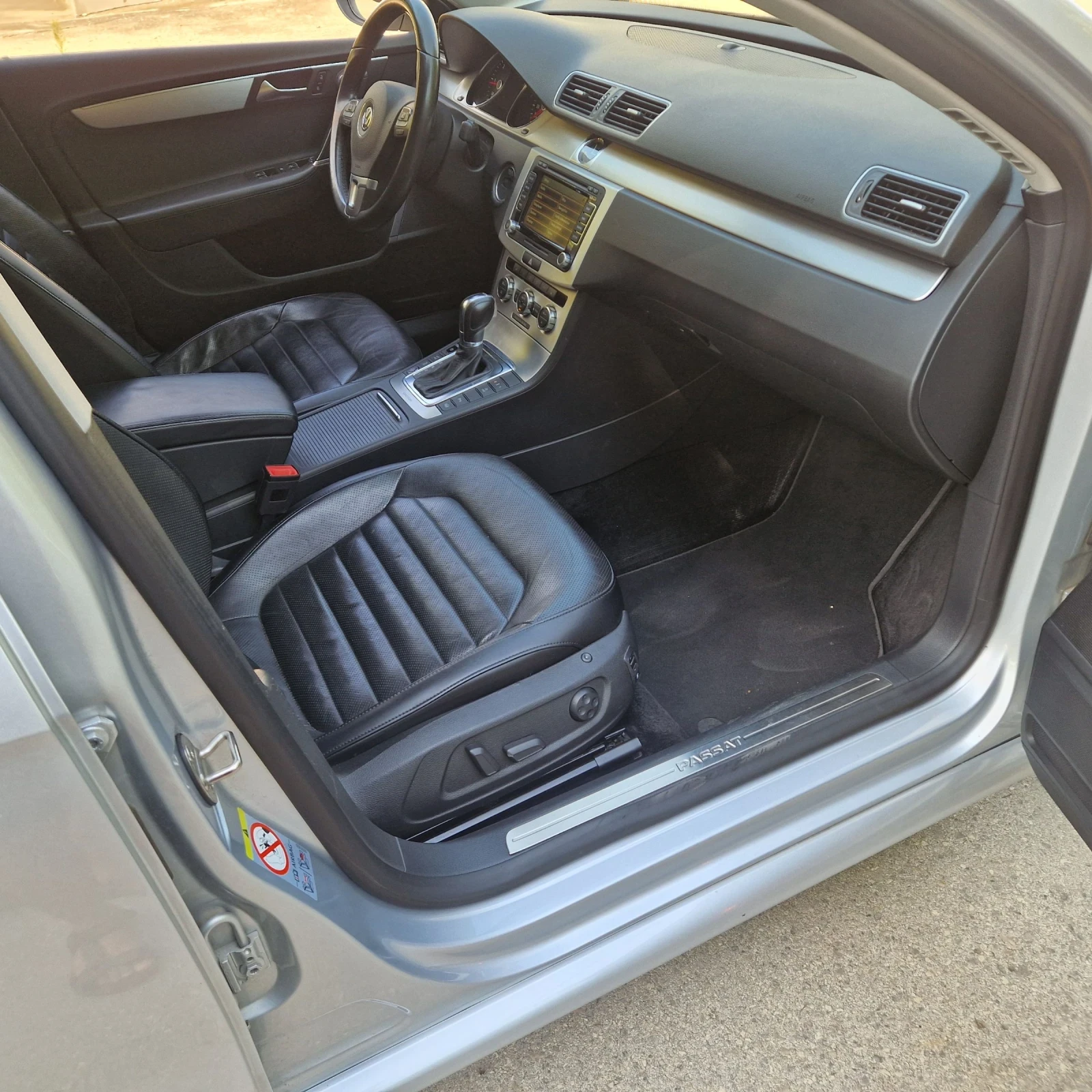 VW Passat 2.0TDi 170к. 4х4 ДИСТРОНИК/ОБДУХВАНЕ/МАСАЖ/КЕЙЛЕС  - изображение 9