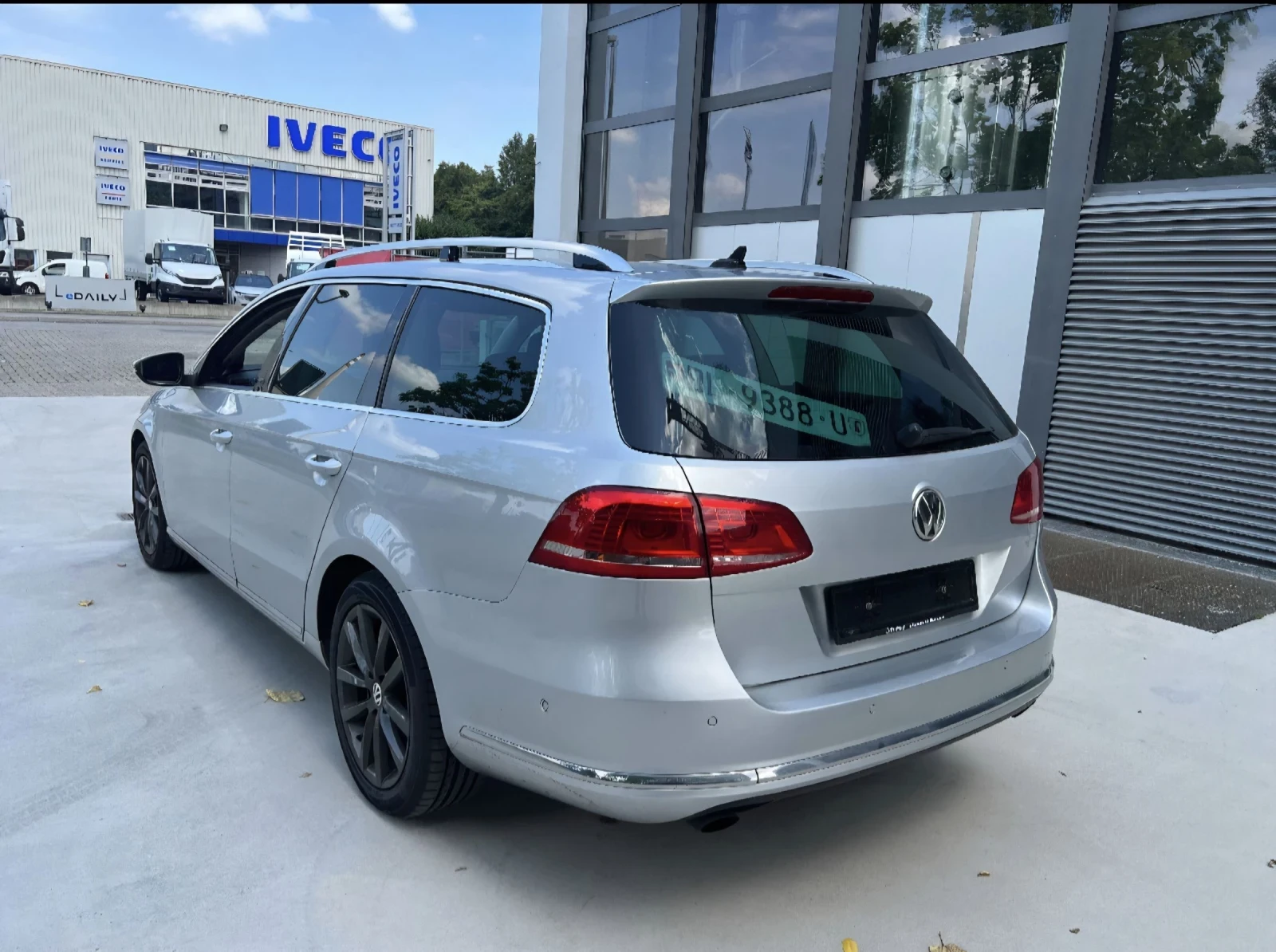 VW Passat 2.0TDi 170к. 4х4 ДИСТРОНИК/ОБДУХВАНЕ/МАСАЖ/КЕЙЛЕС  - изображение 4