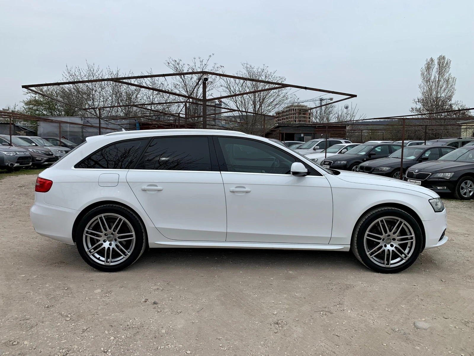 Audi A4 2.0TDI FACELIFT НАВИ БИ-КСЕНОН - изображение 5