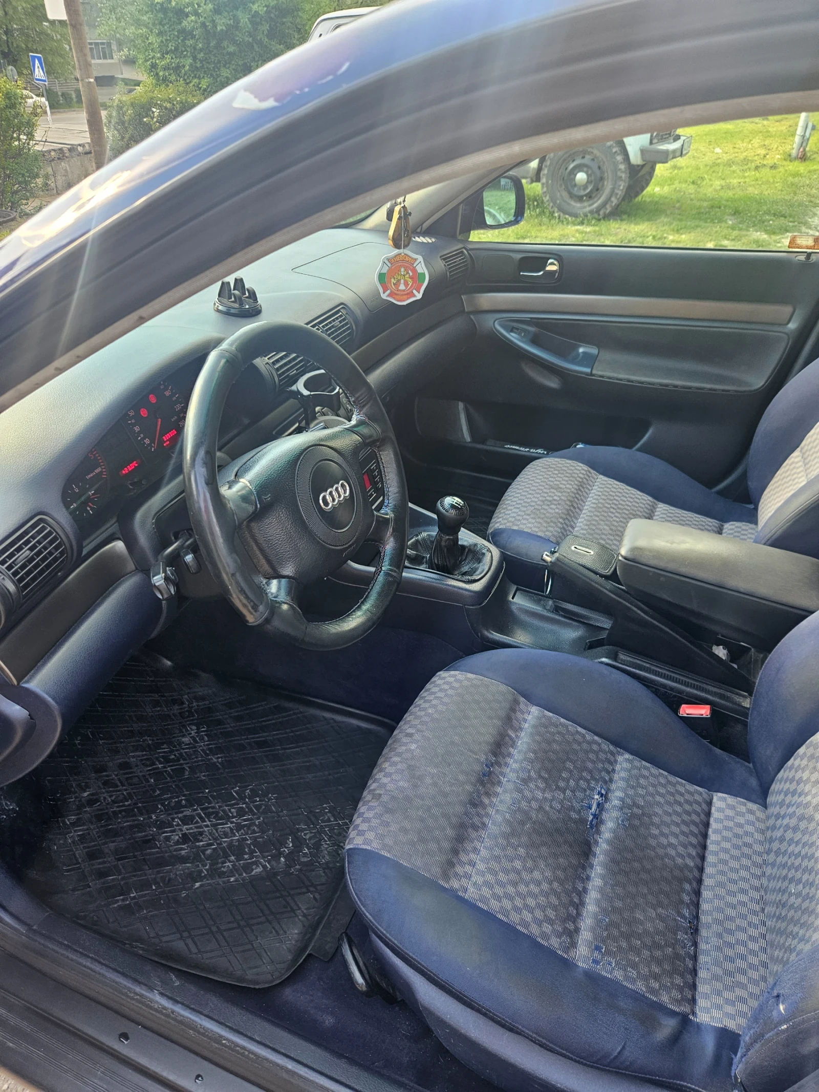 Audi A4 1.9, снимка 6 - Автомобили и джипове - 54309839