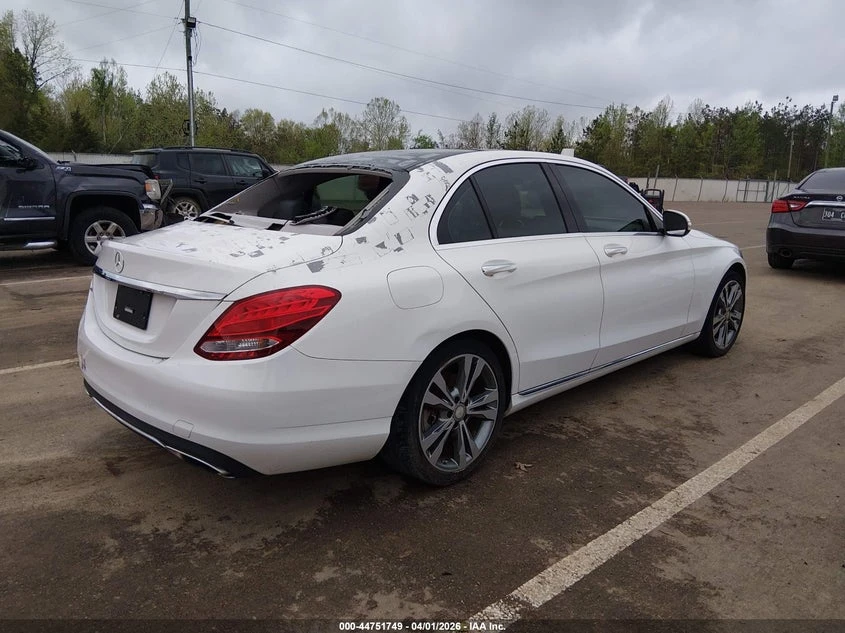 Mercedes-Benz C 300 2.0L I-4 DI, DOHC, VVT, TURBO, 241HP Rear Wheel | Mobile.bg � ����������� 4