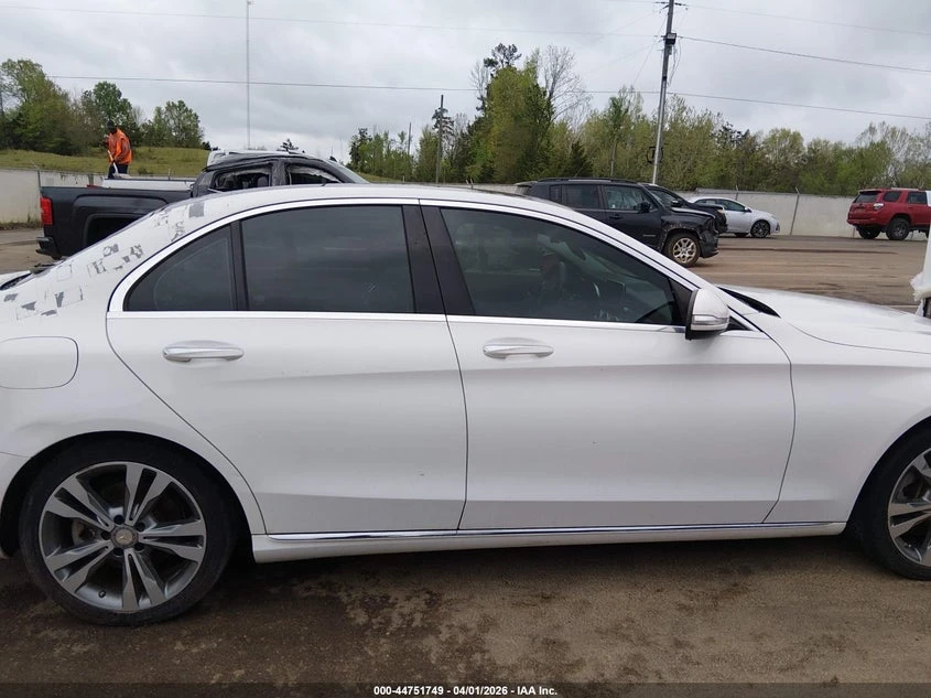 Mercedes-Benz C 300 2.0L I-4 DI, DOHC, VVT, TURBO, 241HP Rear Wheel | Mobile.bg � ����������� 13