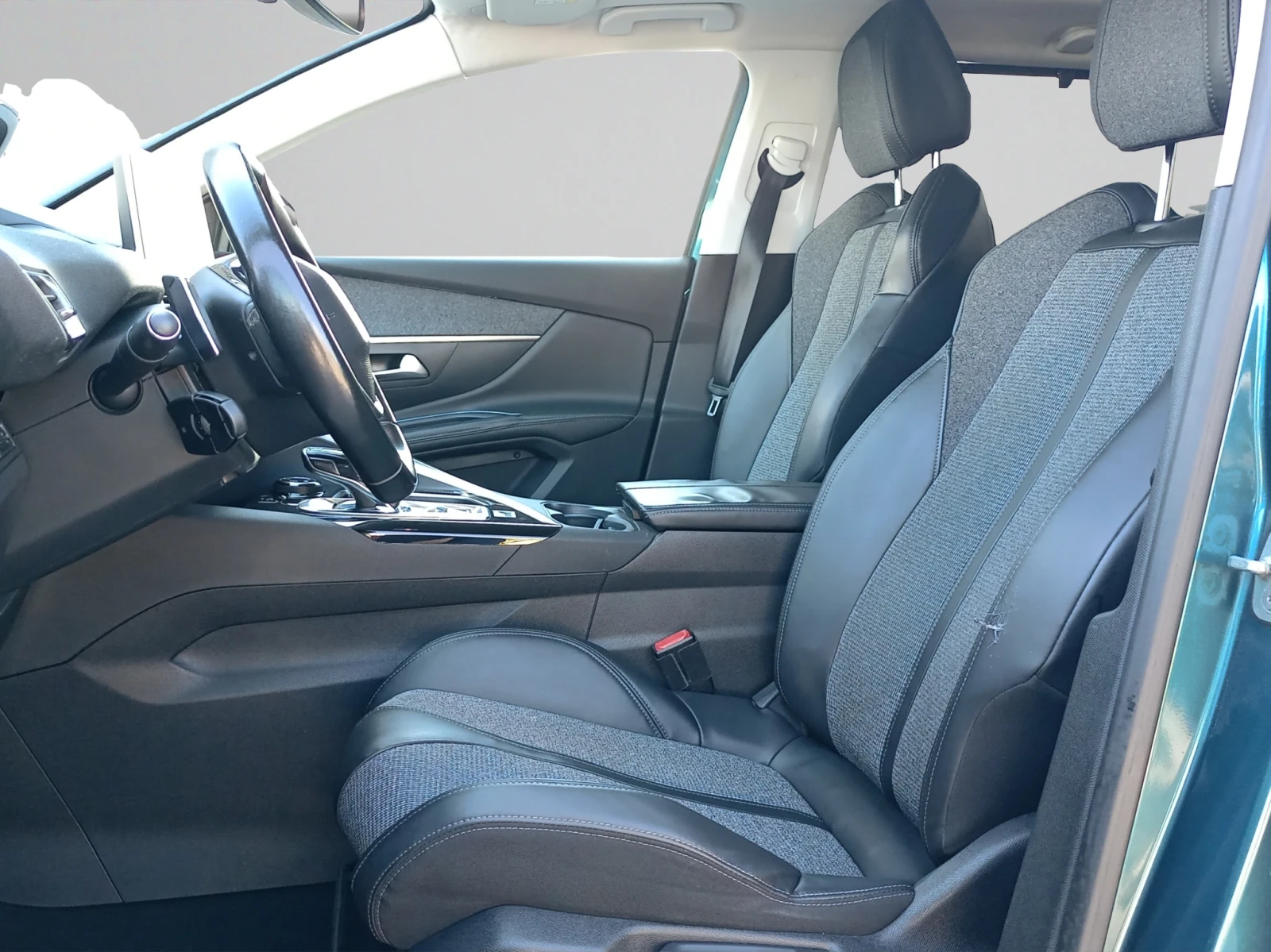 Peugeot 5008 NEW ALLURE 1.5 BlueHDi 130 EAT8  E 6.2, снимка 10 - Автомобили и джипове - 54690978