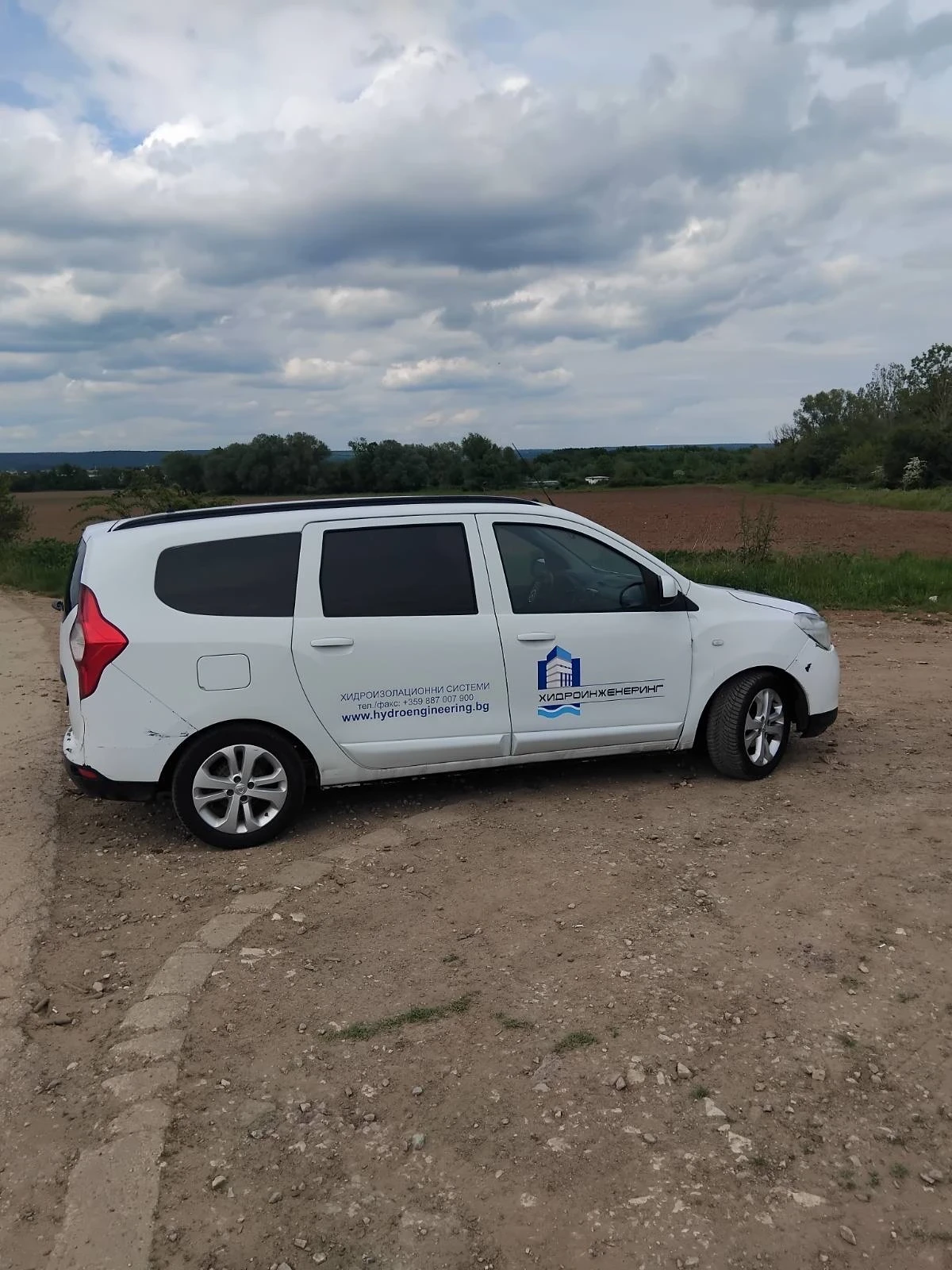 Dacia Lodgy 1.6 газ/бензин, снимка 4 - Автомобили и джипове - 54932083