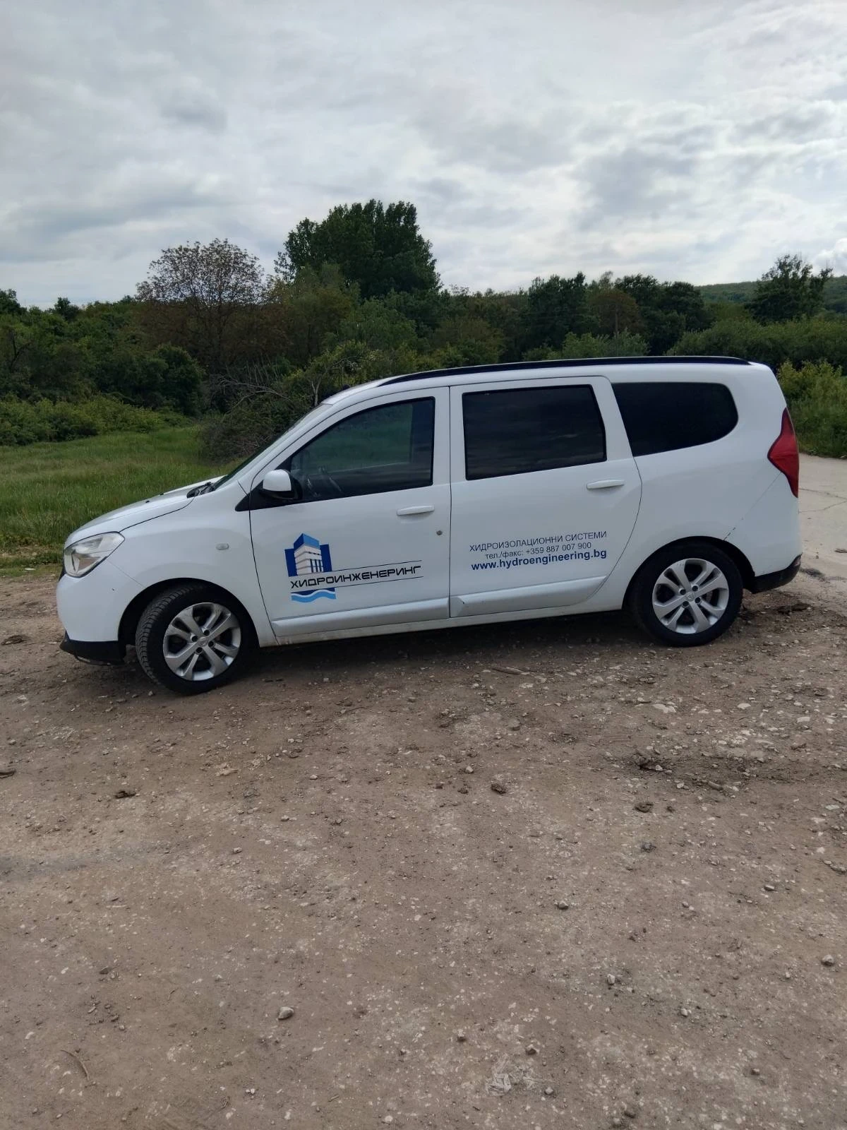 Dacia Lodgy 1.6 газ/бензин, снимка 2 - Автомобили и джипове - 54932083