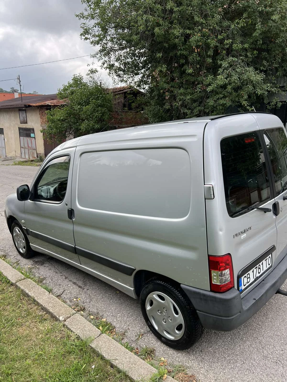 Peugeot Partner 1.6 HDI, снимка 4 - Автомобили и джипове - 55142720