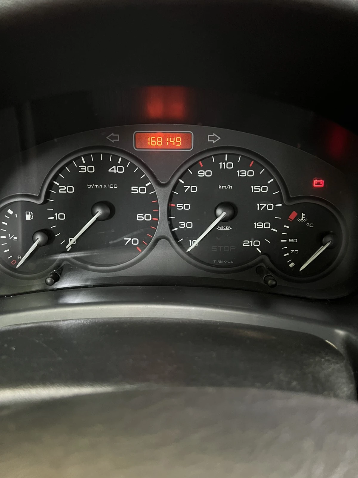 Peugeot Partner 1.6 HDI, снимка 17 - Автомобили и джипове - 55142720