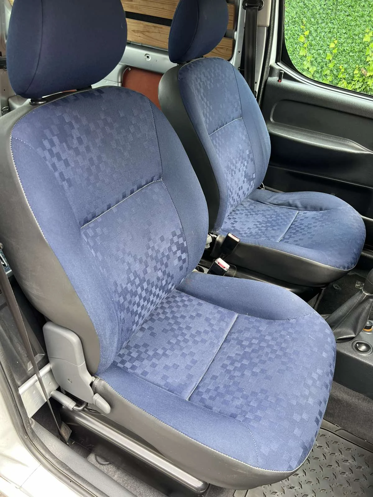 Peugeot Partner 1.6 HDI, снимка 15 - Автомобили и джипове - 55142720