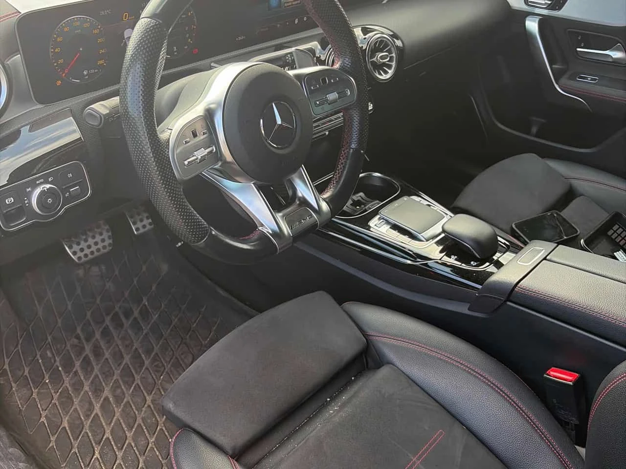 Mercedes-Benz CLA * AMG 35 * АВТОКРЕДИТ БЕЗ ПЪРВОНАЧАЛНА ВНОСКА* , снимка 5 - Автомобили и джипове - 55508017