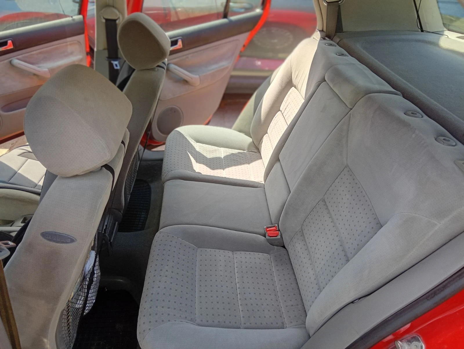 VW Golf 1.9 TDI/90 Клима* * * , снимка 9 - Автомобили и джипове - 55544017