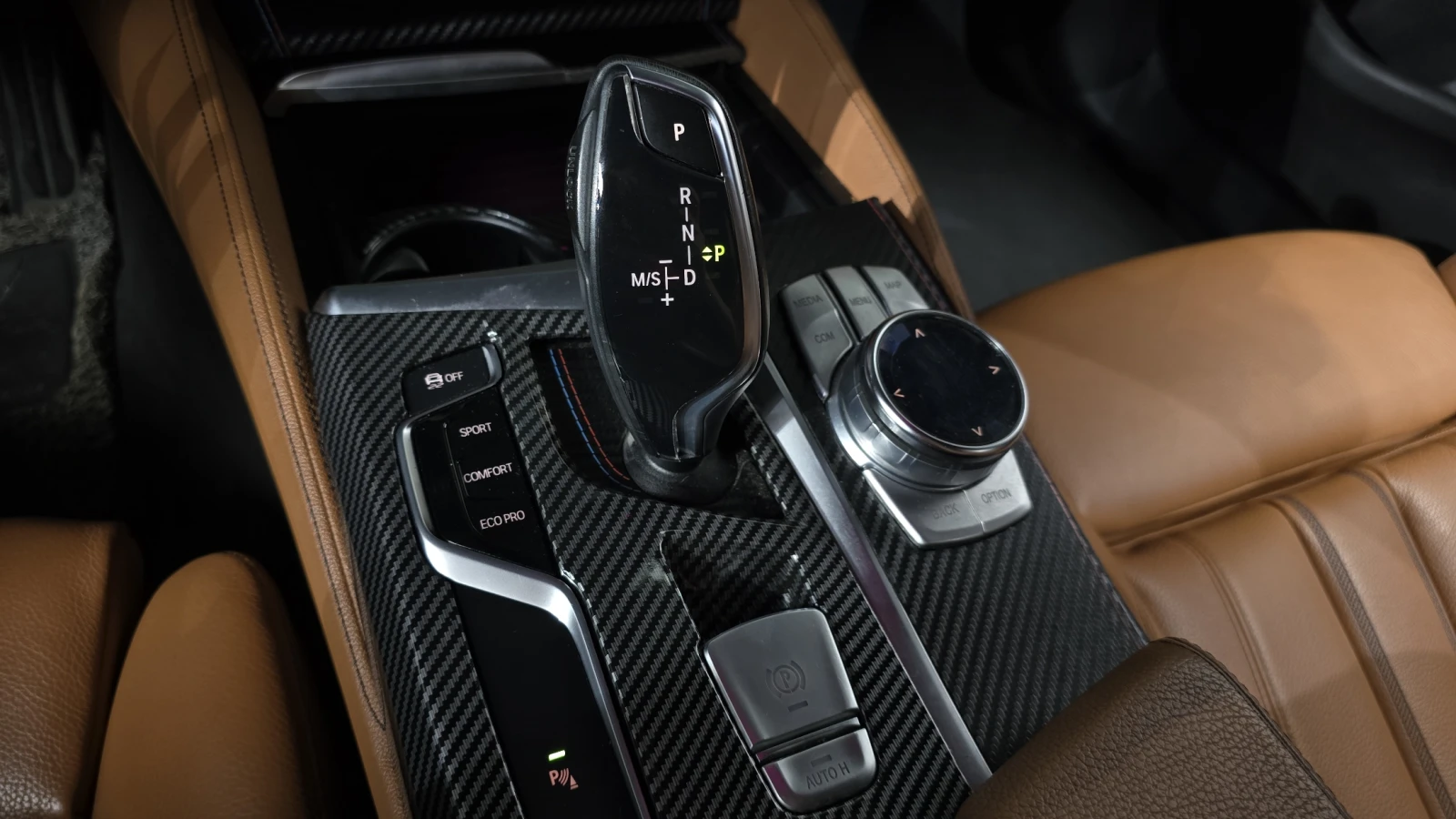 BMW 530 M5 LOOK* DIS* AlPINA ТАБЛО* ЧЕРНА ОПТИКА* HUD* LED, снимка 13 - Автомобили и джипове - 55978001