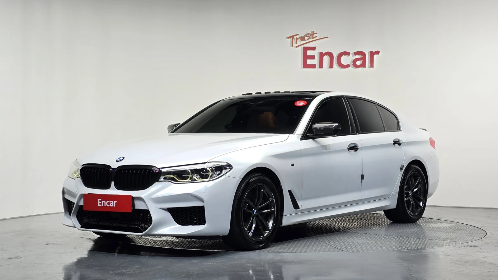 BMW 530 M5 LOOK* DIS* AlPINA ТАБЛО* ЧЕРНА ОПТИКА* HUD* LED, снимка 2 - Автомобили и джипове - 55978001