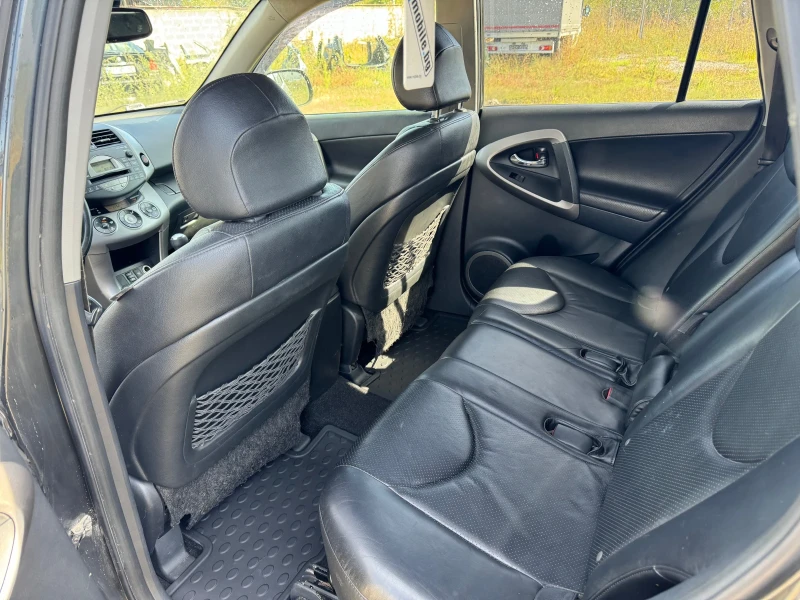 Toyota Rav4 2.2, снимка 7 - Автомобили и джипове - 47448148