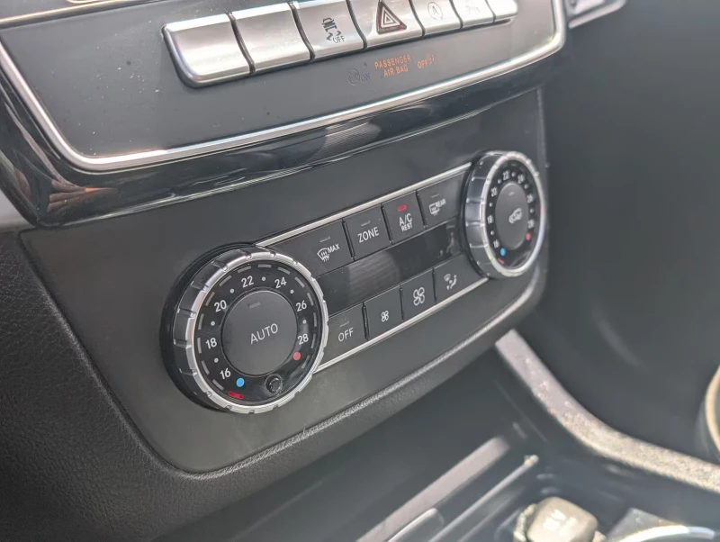 Mercedes-Benz GLE 350 d/4M/AMG/258HP/AIRM./DISTR+ /PANO/360/NAV/LED/668f, снимка 12 - Автомобили и джипове - 51521921