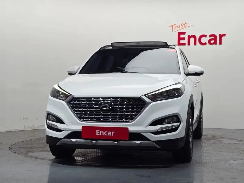 Hyundai Tucson 1.7 2Wd, снимка 3 - Автомобили и джипове - 55429094