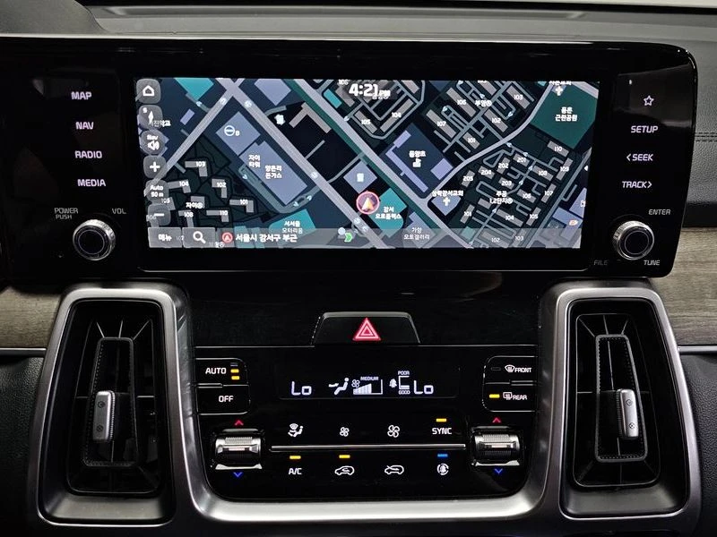 Kia Sorento 2.2 Automatic, снимка 14 - Автомобили и джипове - 55479151