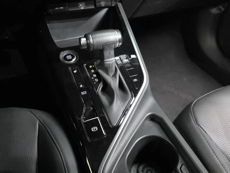 Kia Niro Trendy, снимка 9 - Автомобили и джипове - 56128342