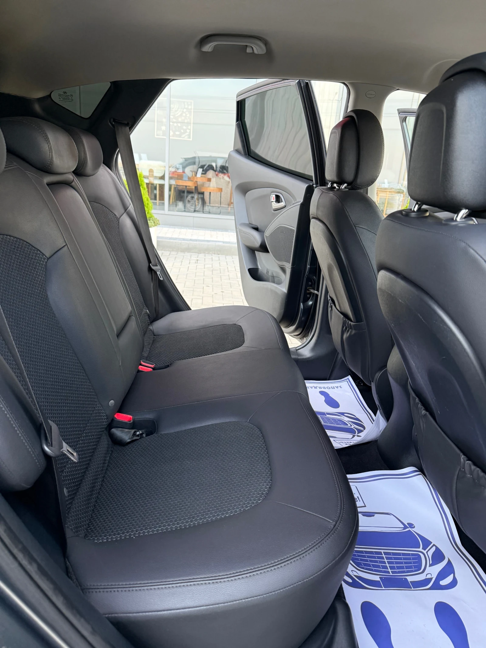 Hyundai IX35 Топ състояние , снимка 13 - Автомобили и джипове - 54285507