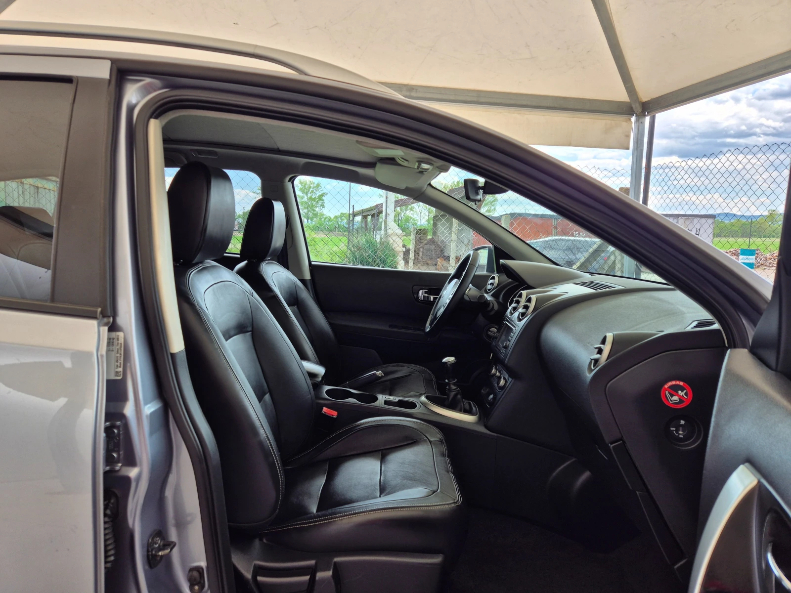 Nissan Qashqai 2.0DCI n-tec* PANORAMA* NAVI* 7MECTA* , снимка 10 - Автомобили и джипове - 54390990