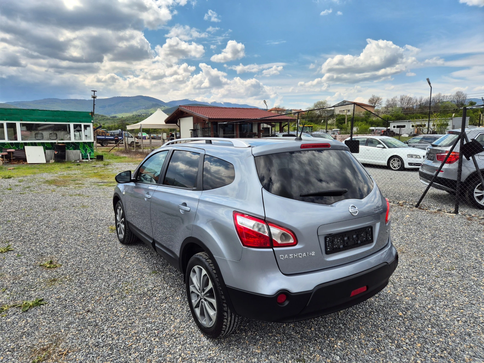 Nissan Qashqai 2.0DCI n-tec* PANORAMA* NAVI* 7MECTA* , снимка 6 - Автомобили и джипове - 54390990