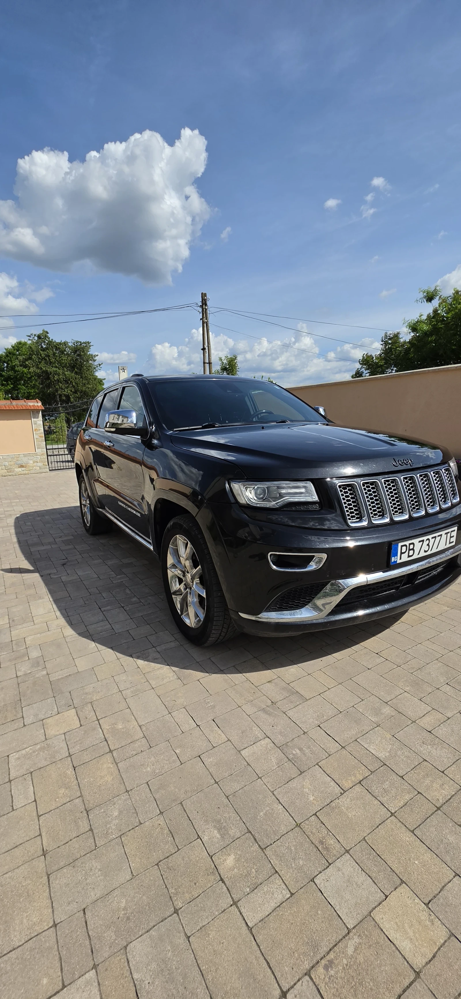 Jeep Grand cherokee SUMMIT 5.7 HEMI, снимка 2 - Автомобили и джипове - 54669445
