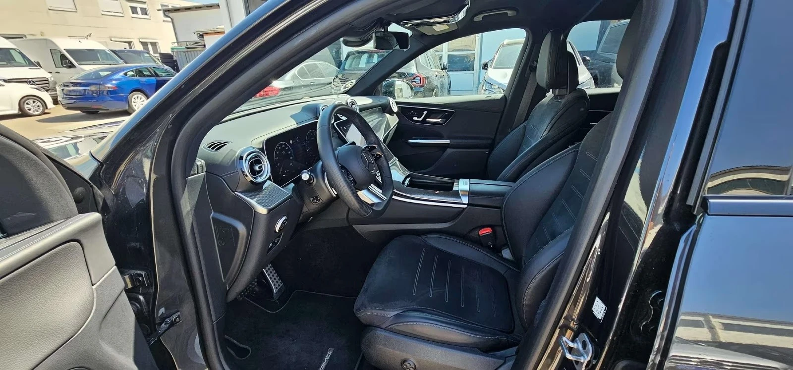 Mercedes-Benz GLC 300 AMG / 4 MATIC / NIGHT /, снимка 10 - Автомобили и джипове - 54849037