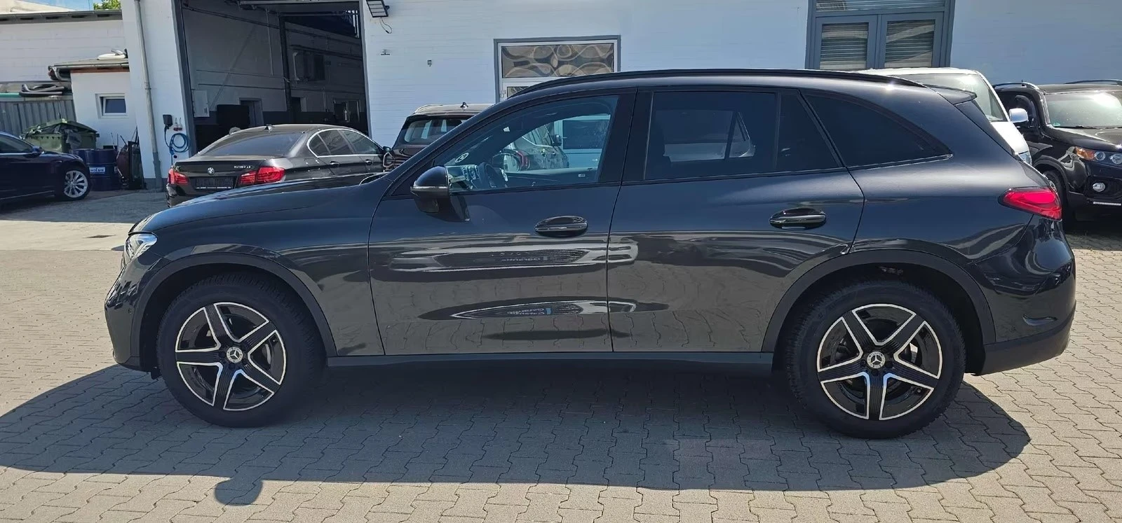 Mercedes-Benz GLC 300 AMG / 4 MATIC / NIGHT /, снимка 4 - Автомобили и джипове - 54849037
