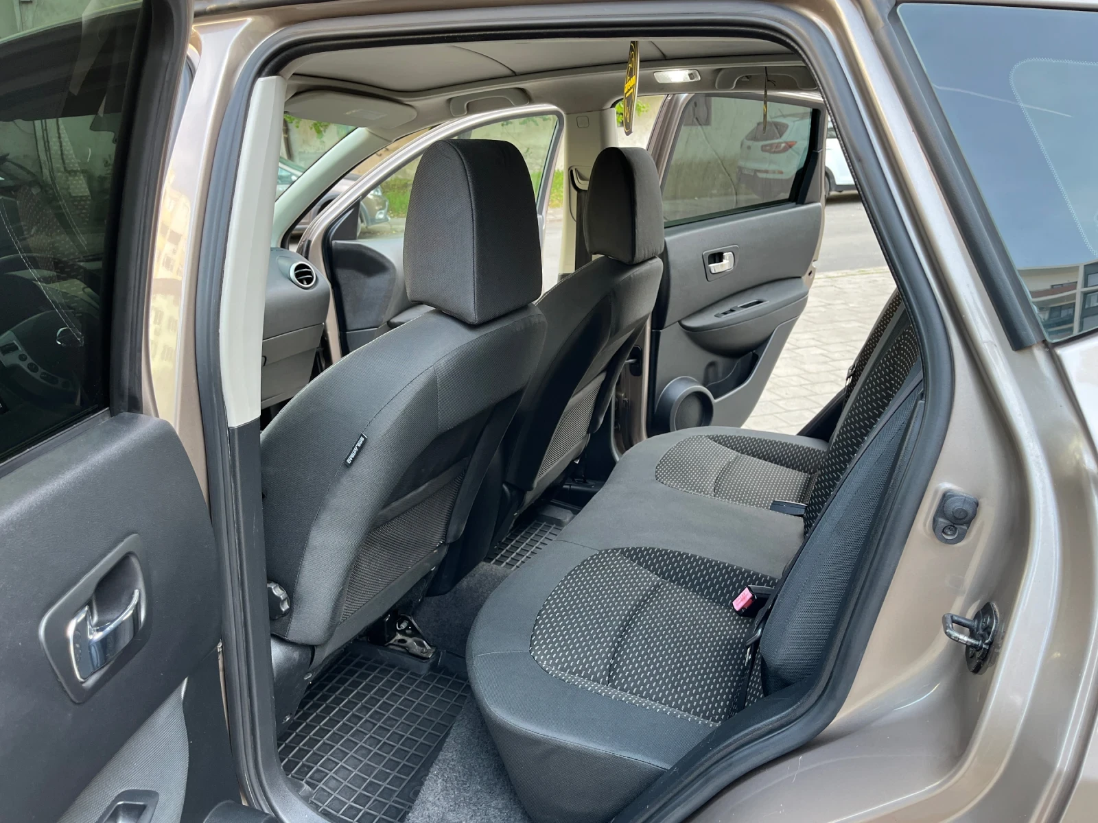 Nissan Qashqai 2.0DCI/150КС/4X4, снимка 14 - Автомобили и джипове - 54891327